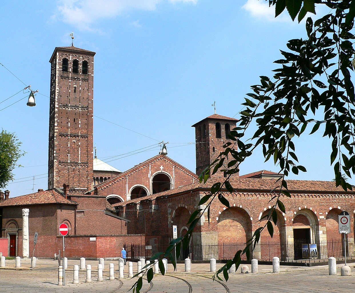 Basilica Di Sant'ambrogio
